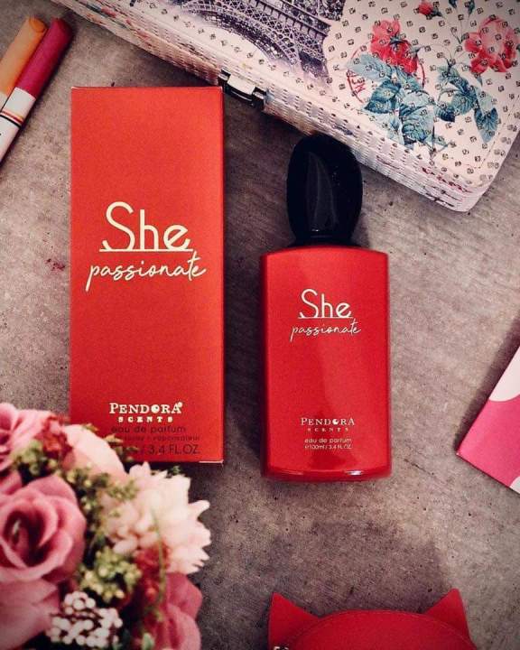 She Passionate in Paris Corner
