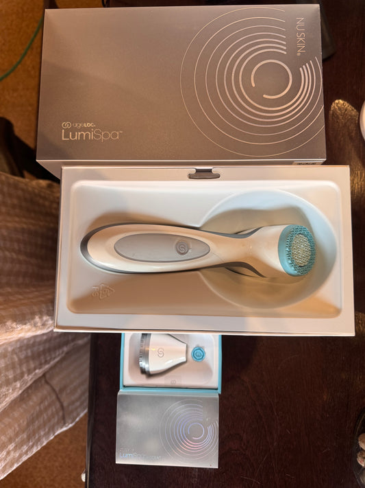 Lumispa van Nuskin with eye attachment