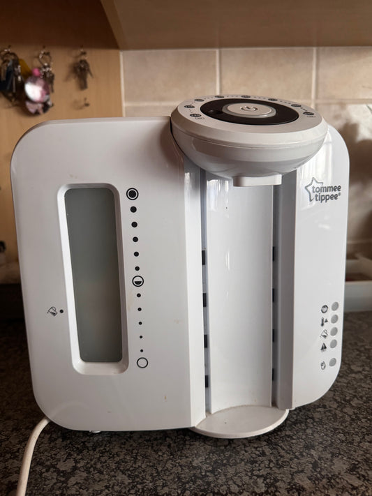 Tommee Tippee Perfect Prep baby bottle prep